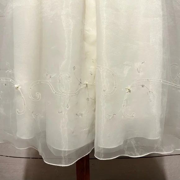 David’s Bridal Flower Girl Junior Bridesmaid Girl’s Dress Embroidery Tulle Sz 5 - Picture 3 of 7